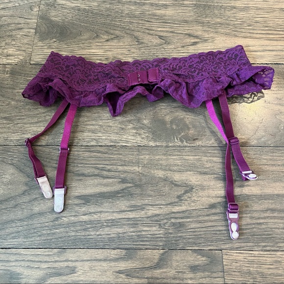 Buy 2 Get 1 Free NWOT Victoria’s Secret Garter Belt - Picture 2 of 5